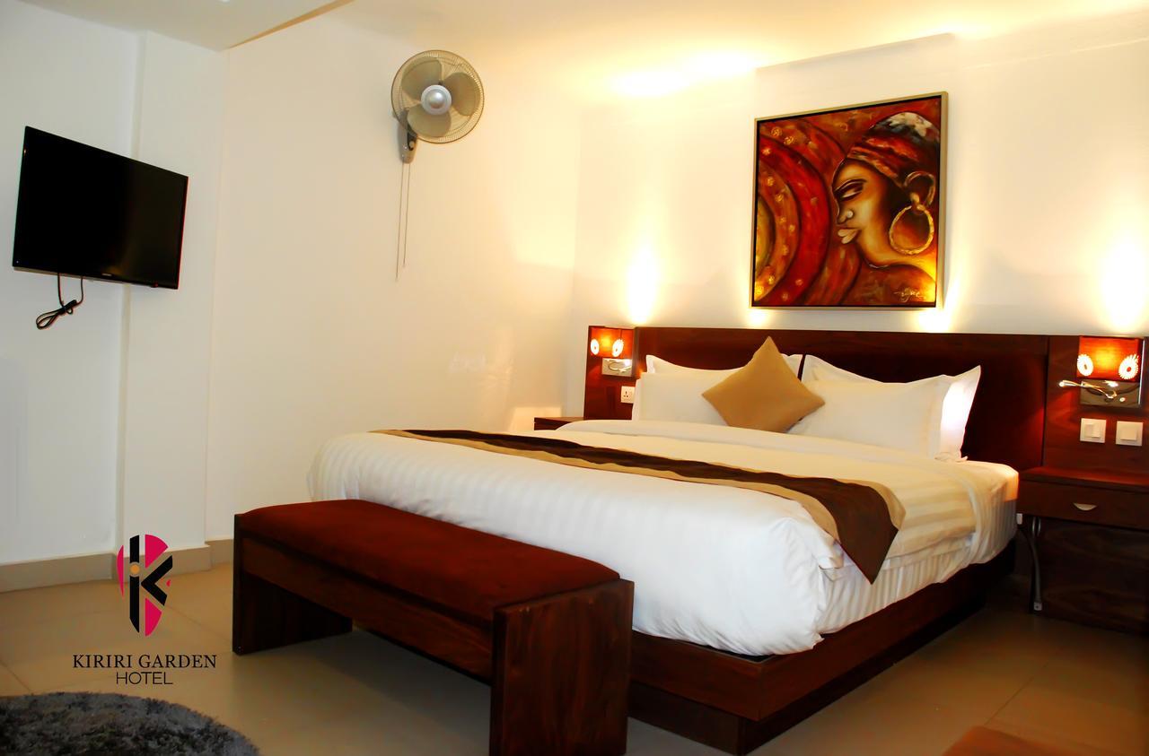 Kiriri Garden Hotel 부줌부라 외부 사진